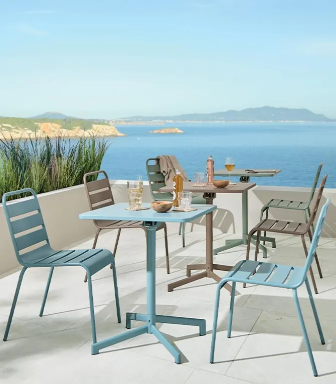 Table de jardin carrée pliante GARRY